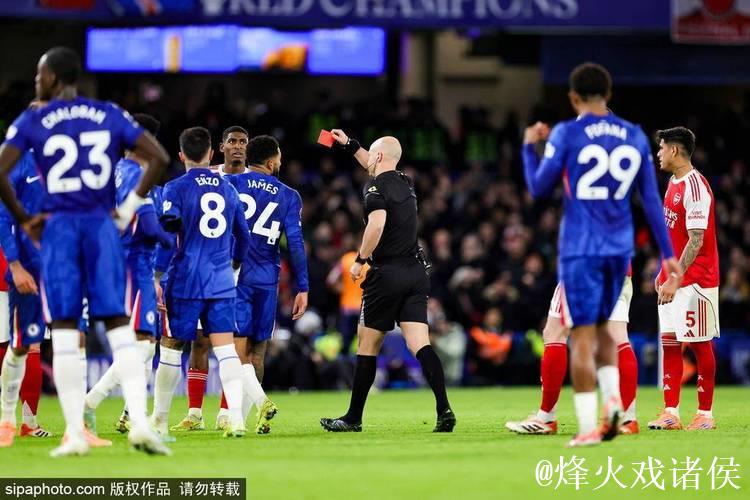 官方：凯塞多踩踏对手停赛3场 盖耶掌掴队友停赛2场